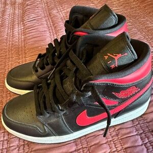 Air Jordan 1 Mid